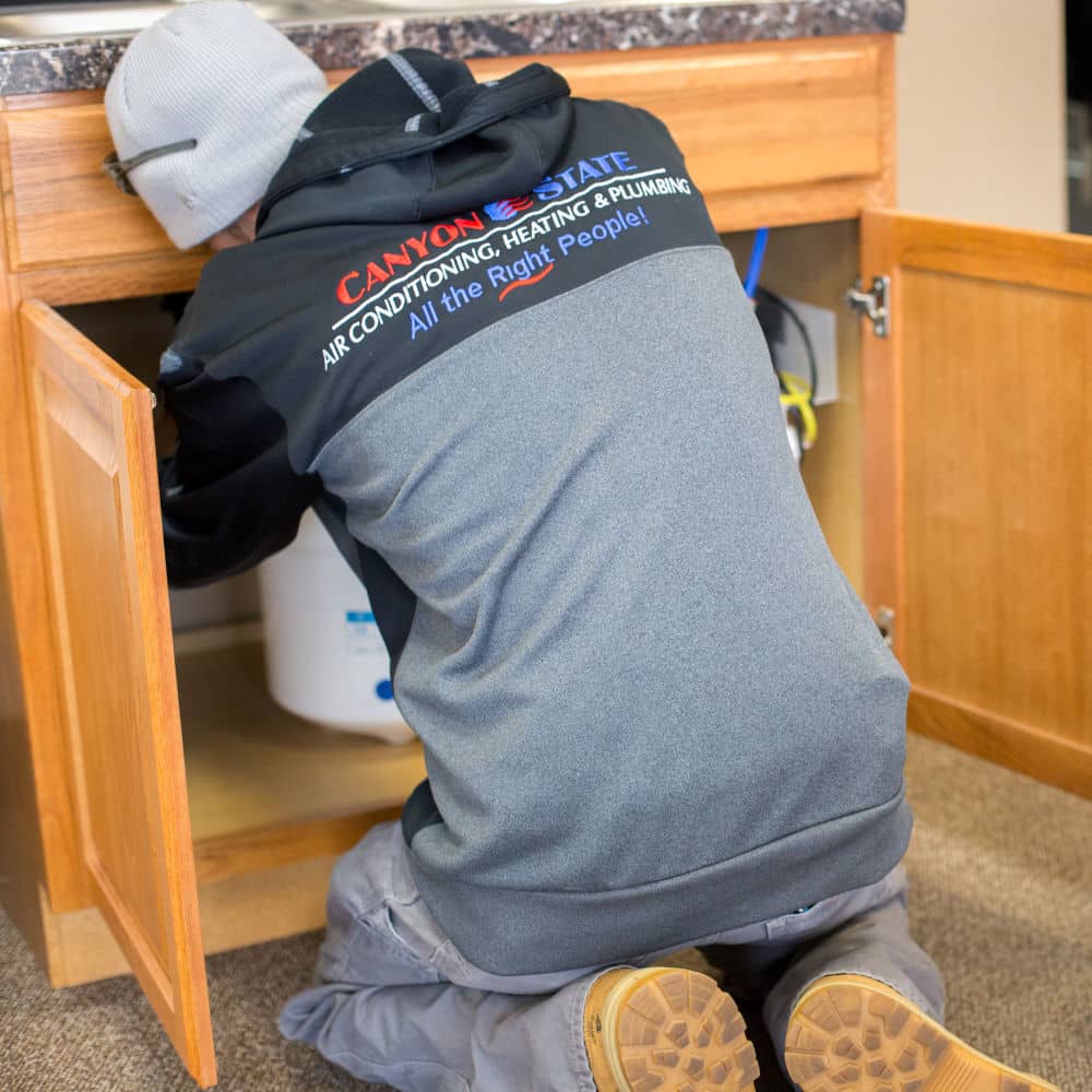 canyon state plumber repairing a reverse osmosis system